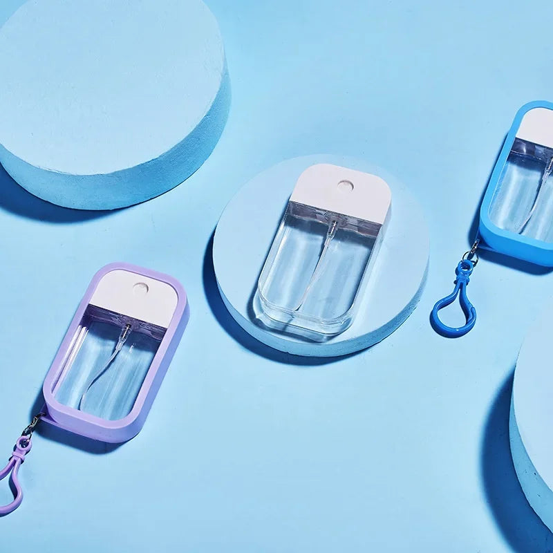 1 Juego de botella pulverizadora de tarjeta de 50ml, subembotellado de Perfume y Alcohol, subembotellado de agua de desinfección, subpaquete portátil de viaje