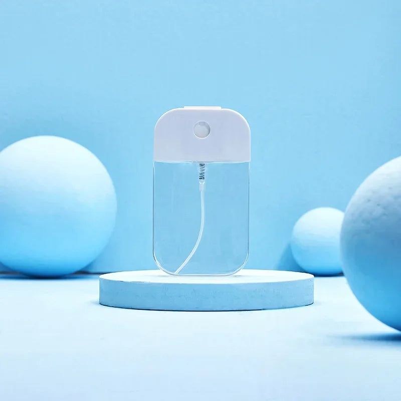 1 Juego de botella pulverizadora de tarjeta de 50ml, subembotellado de Perfume y Alcohol, subembotellado de agua de desinfección, subpaquete portátil de viaje